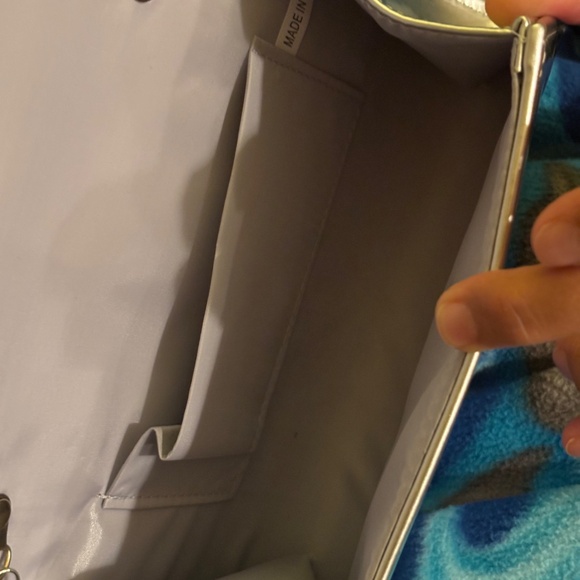 Labair Shiny Silver Envelope Clutch Purse - Picture 4 of 12